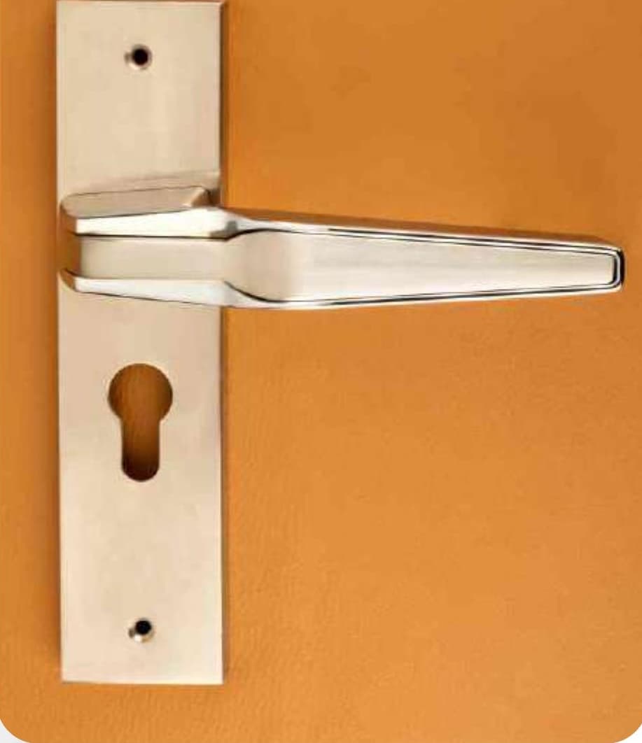 Door lock and key set